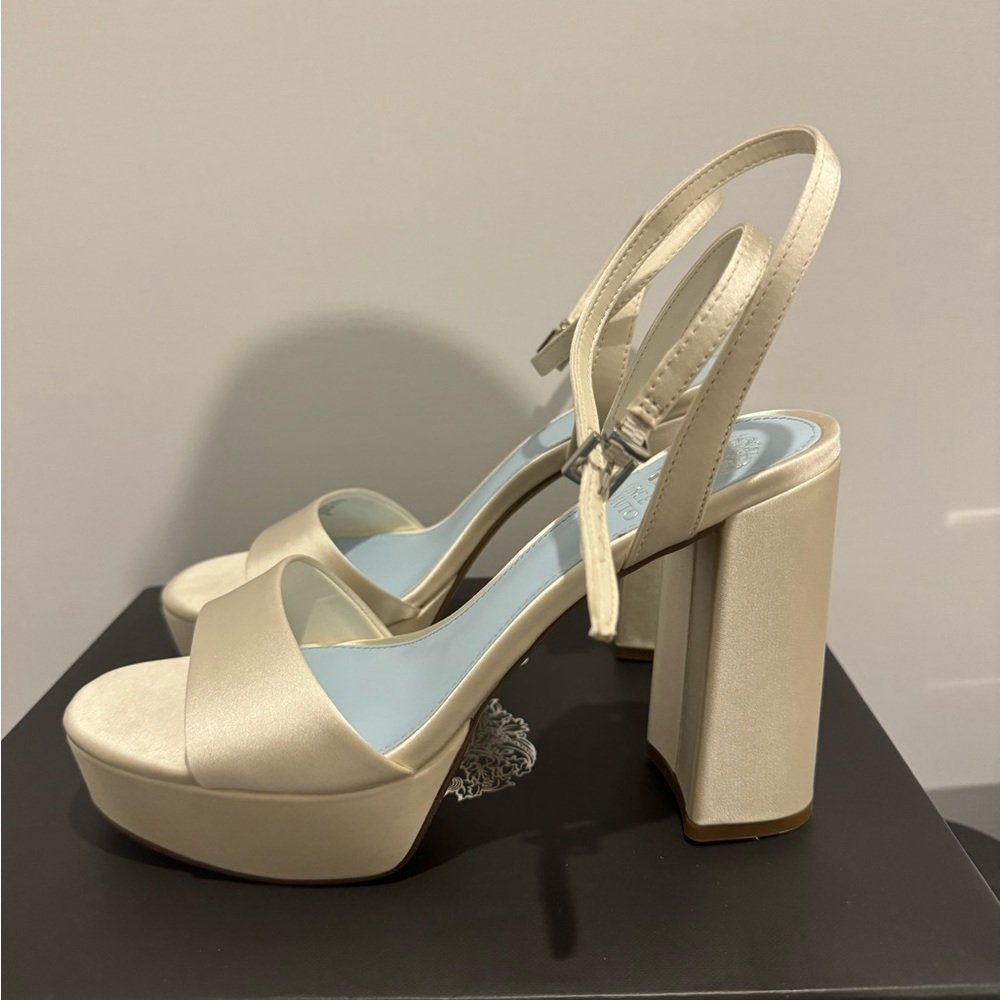 Vince Camuto Pendry Platform Sandal Milk Size 8 / 39